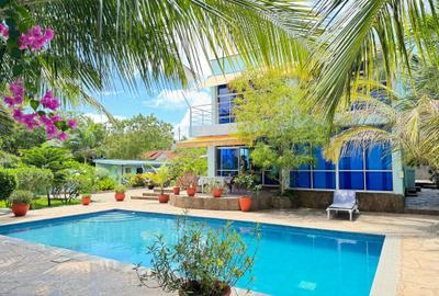 3 Bed Villa with En Suite at Diani Airport - 2