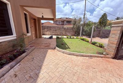 5 Bed Townhouse with En Suite in Ridgeways - 2