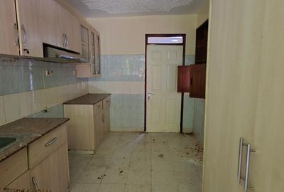 3 Bed Apartment with En Suite in Lavington - 3