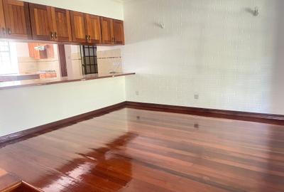 4 Bed Townhouse with En Suite in Spring Valley - 3