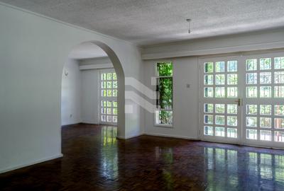 4 Bed House with En Suite in Kileleshwa