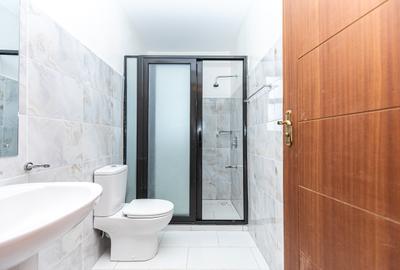 2 Bed Apartment with En Suite at New Kitisuru