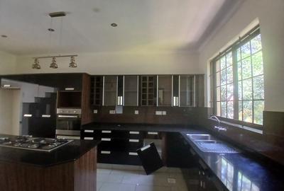 3 Bed Apartment with En Suite at Rhapta Road - 4