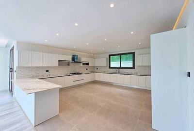 5 Bed Townhouse with En Suite at Lavington Green - 2