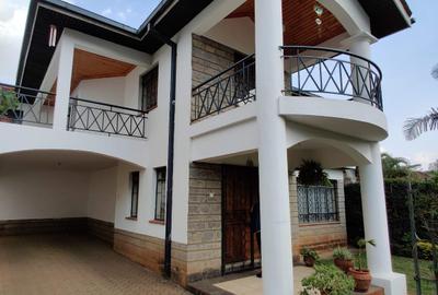 5 Bed Apartment with En Suite in Westlands Area