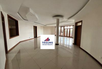 4 Bed Apartment with En Suite in Westlands Area - 3