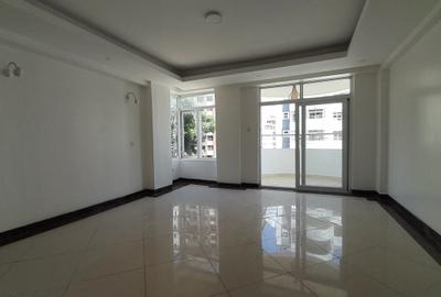 3 Bed Apartment with En Suite at Hatheru Road - 4