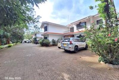 5 Bed Townhouse with En Suite at Lavington Green