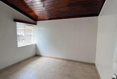 5 Bed Townhouse with En Suite in Lavington - 4