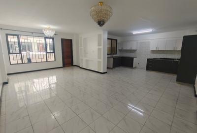 4 Bed Apartment with En Suite in Parklands