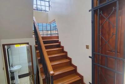5 Bed Townhouse with En Suite at Lavington