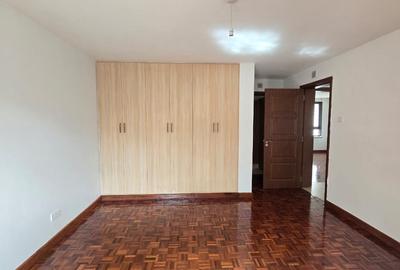 5 Bed House with En Suite in Lavington