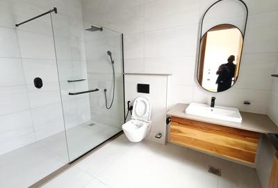 4 Bed Apartment with En Suite in Loresho - 4