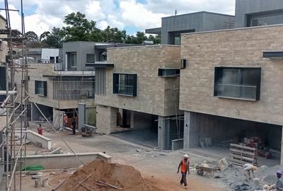 5 Bed Villa with En Suite in Westlands Area