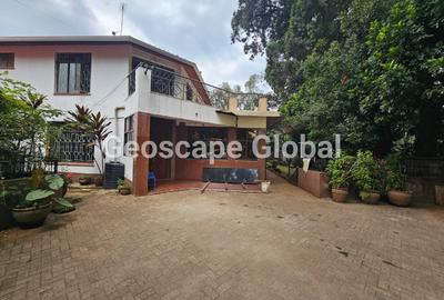 Commercial Property with Parking in Lavington