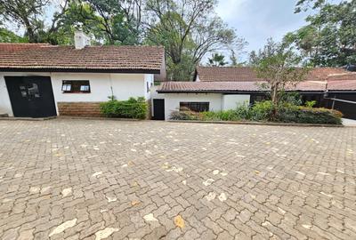 3 Bed House with En Suite in Lavington