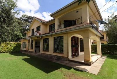 4 Bed House with En Suite in Lavington