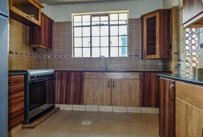 3 Bed Apartment with En Suite at Riverside Drive - 4