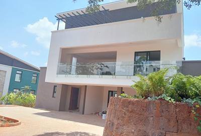 5 Bed House with En Suite in Kitisuru