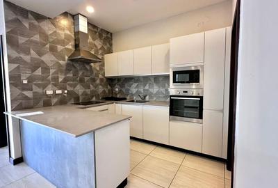 2 Bed Apartment with En Suite in Westlands Area