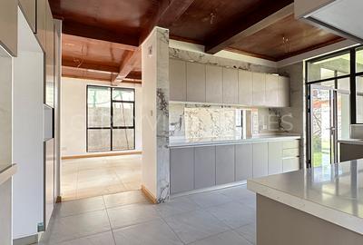 4 Bed Villa with En Suite in Kiambu Road - 3