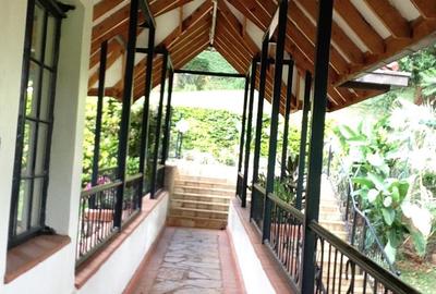 5 Bed Villa with En Suite at Off Rosslyn Lone Tree Rd - 4