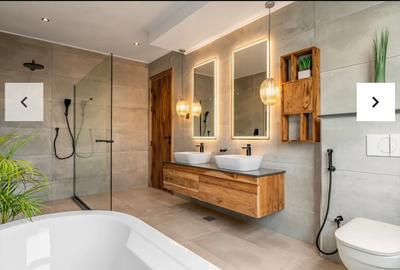 4 Bed House with En Suite in Westlands Area - 4