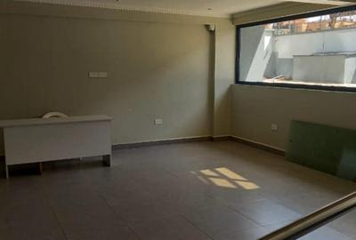 Serviced 2 Bed Apartment with En Suite at Garden Estate