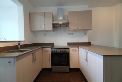 2 Bed Apartment with En Suite at Ojijo Road - 4