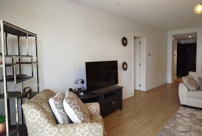 2 Bed Apartment with En Suite in Riverside