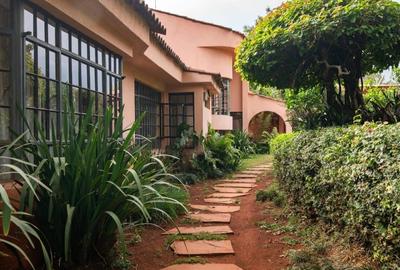 5 Bed House with En Suite in Thigiri