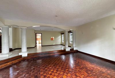 4 Bed Townhouse with En Suite in Brookside