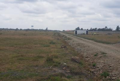 5,000 ft² Land in Katani