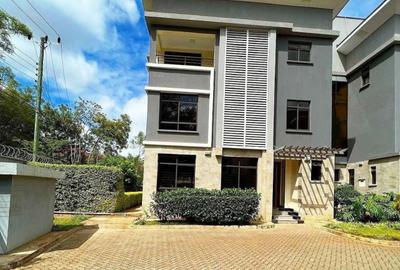 5 Bed House with En Suite in Lavington