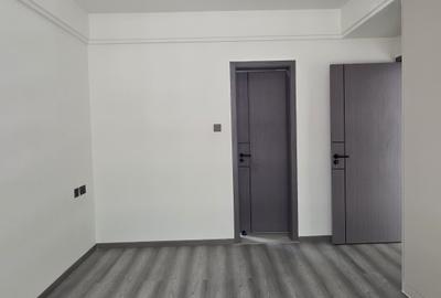 1 Bed Apartment with En Suite at Westlands Road - 3