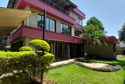 5 Bed Townhouse with En Suite in Lavington