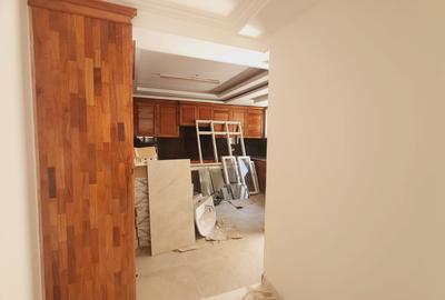 5 Bed Villa with En Suite at Lavington - 2