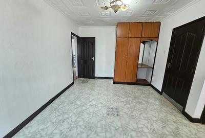 5 Bed House with En Suite in Nyari