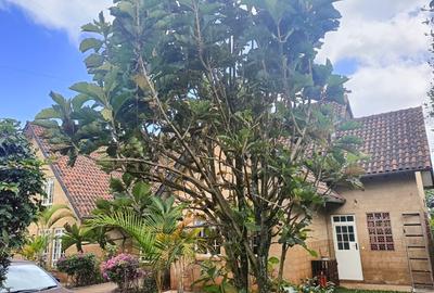 4 Bed House with En Suite at Runda