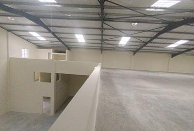 8,700 ft² Warehouse with Parking in Ruaraka