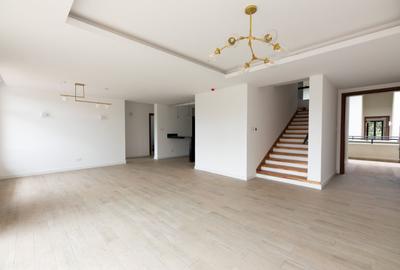 4 Bed Villa with En Suite at Two Rivers