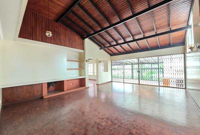 4 Bed House with En Suite at Lavington Green - 3