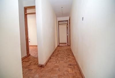 3 Bed Apartment with En Suite in Ngong Road