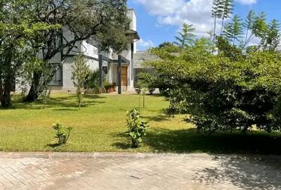5 Bed House with En Suite at Karen. - 2