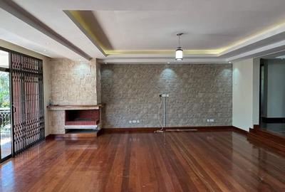 5 Bed Townhouse with En Suite in Lavington