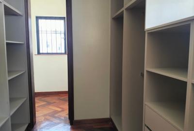 5 Bed Townhouse with En Suite in Loresho