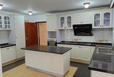 4 Bed Townhouse with En Suite at Runda