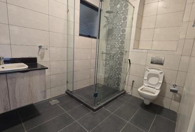 1 Bed Apartment with En Suite in Lavington