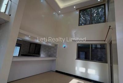 5 Bed Townhouse with En Suite in Lavington - 2