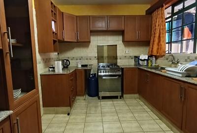3 Bed Apartment with En Suite in Lavington - 4